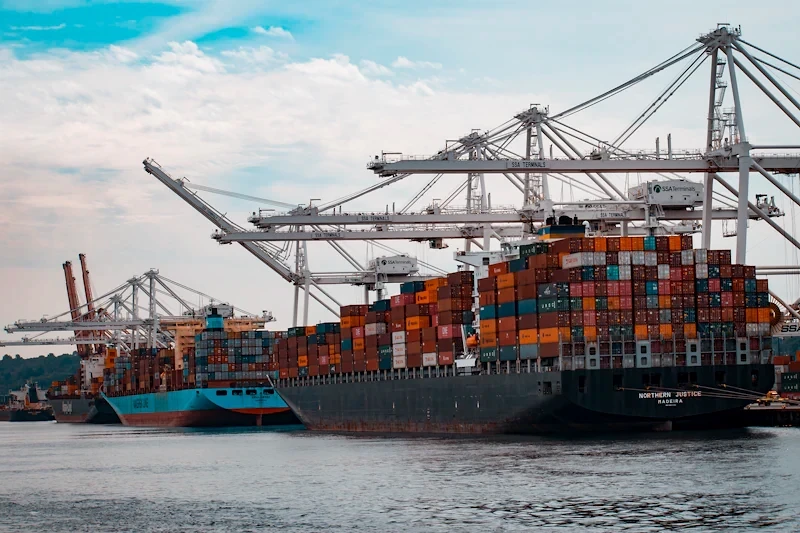 Fabrikasi galangan kapal dan maritim Confined Space Utama di Makassar
